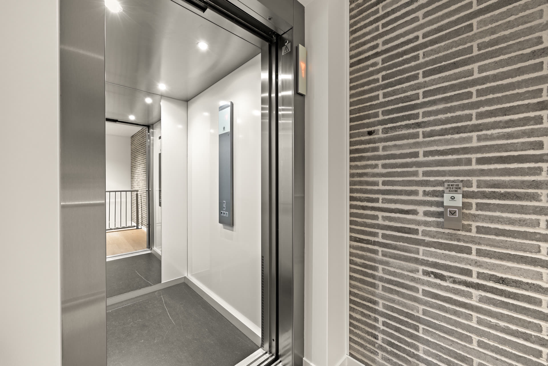 Elevator to the apartment